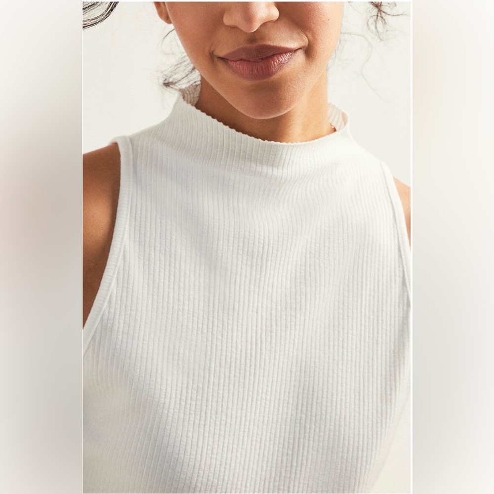 Alicia Mock Neck Tank - Picture 5 of 6